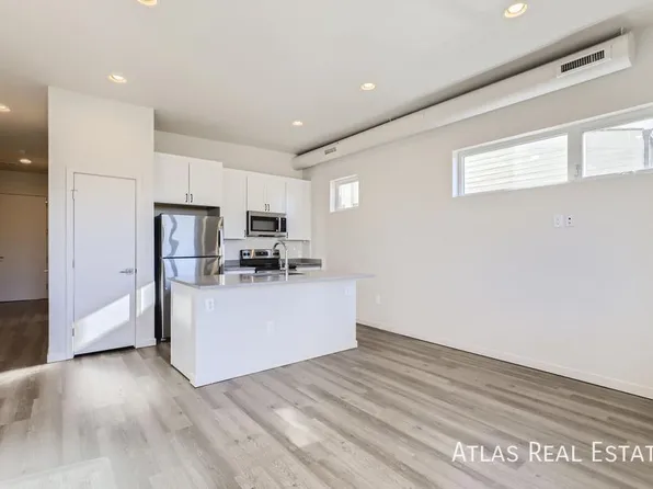 3830 N Olive St Unit 301, Denver, CO 80207