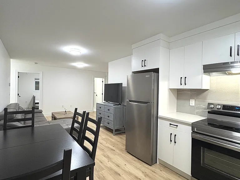 16759 18b Ave #101 — Photo 5