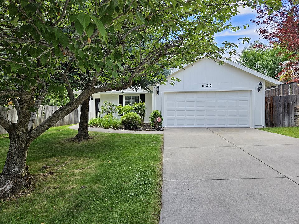 1st image of 602 Mountain View Dr