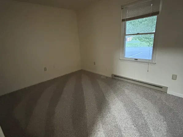 1302 Texas St APT 6A, Martinsburg, WV 25401