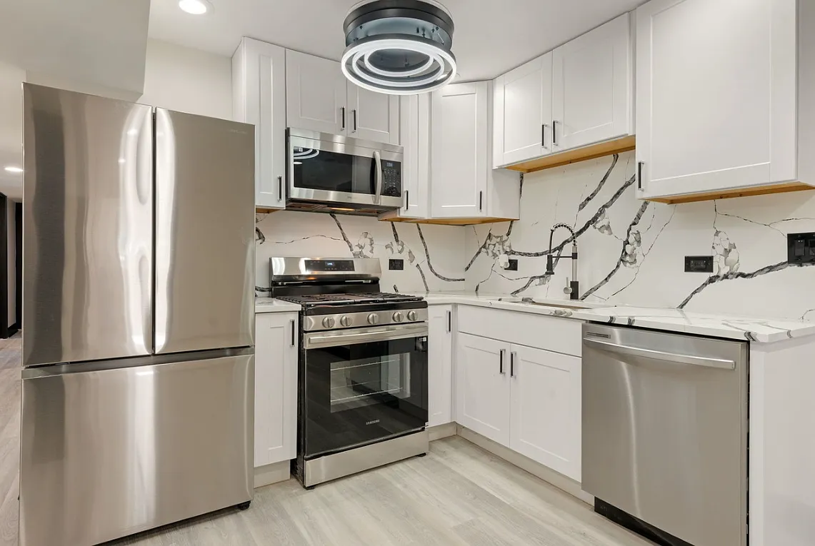 3 bed, 1600 sqft, $2,000 — Photo 2