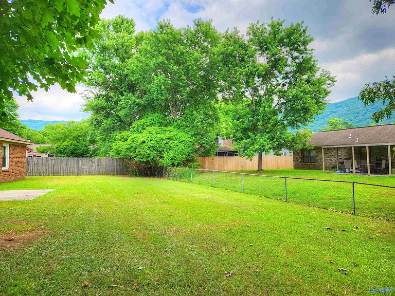1008 Fieldstone Ct SE — Photo 17