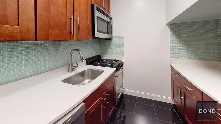 Rented by Bond New York | media 4