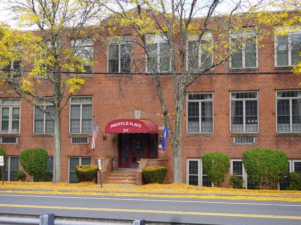 319 New Britain Road APT 208, Berlin, CT 06037