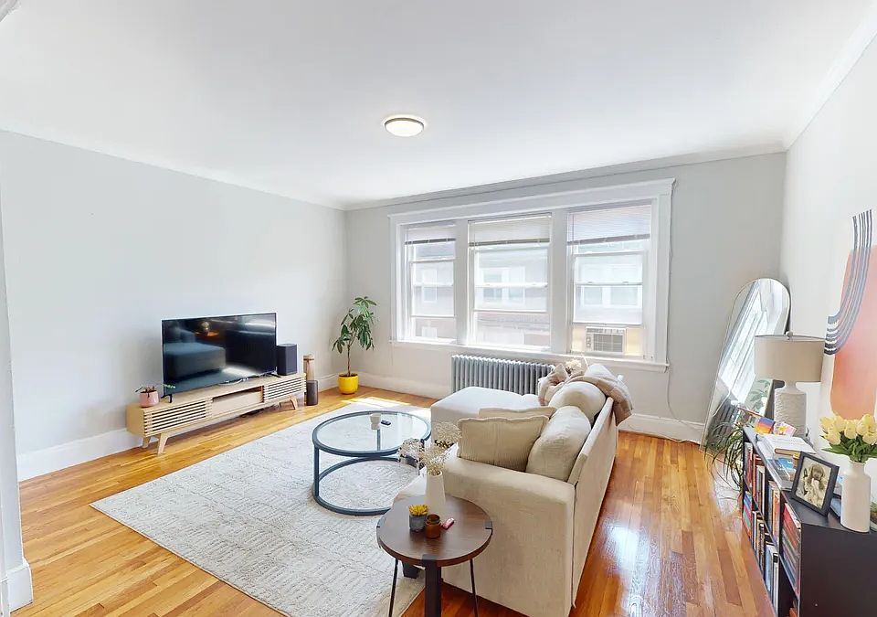 2nd image of 45 Longwood Ave