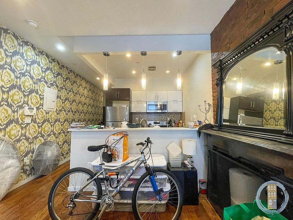 1st image of 310 Clifton Pl APT 1