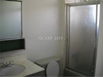 3rd image of 5824 Velma Ave