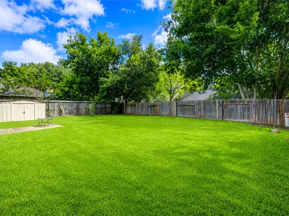 3515 Green Fields Dr