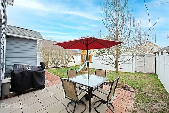 6622 Dunton St — Photo 18