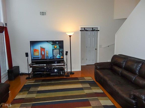 2nd image of 806 Plaintain Dr