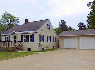 36 Midway Dr, Negaunee, MI 49866