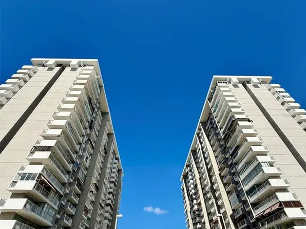 5858 Isla Veede ISLA VERDE AVENUE #911, CAROLINA, PR 00979
