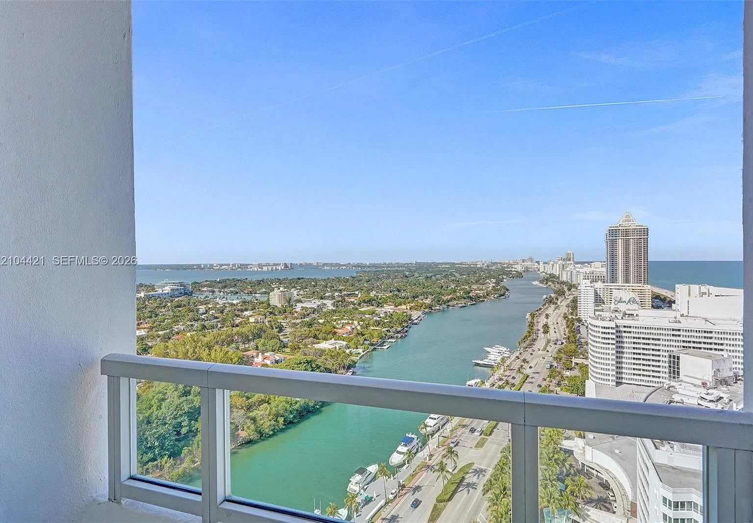 Fontainebleau Ii Condo — Photo 1