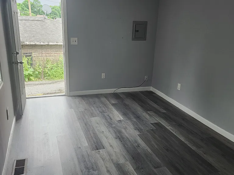 83 E Main St #1F — Photo 2