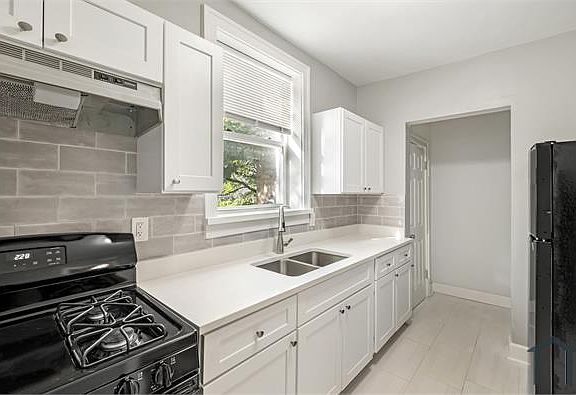 4th image of 6801 S East End Ave