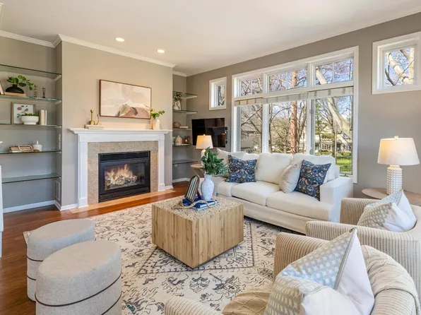 2312 East Edgewood AVENUE, Shorewood, WI 53211