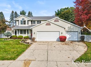 6018 Meadowlark St NE, Rockford, MI 49341