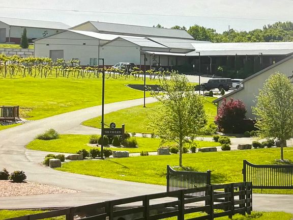 4th image of 1180 Lanes Mill Rd