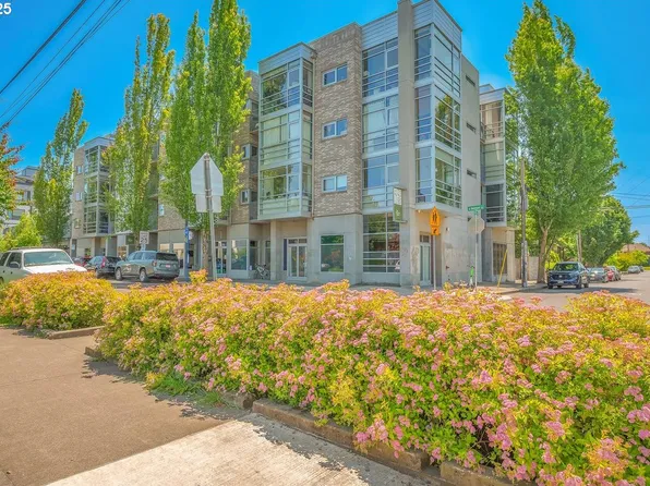 910 SE 42nd Ave Suite 370, Portland, OR 97215