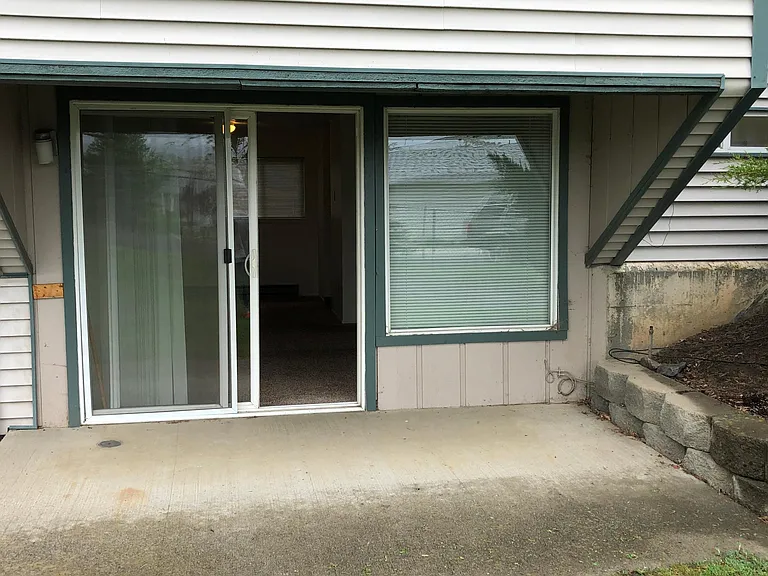 921 SE Klemgard St #E1 — Photo 8