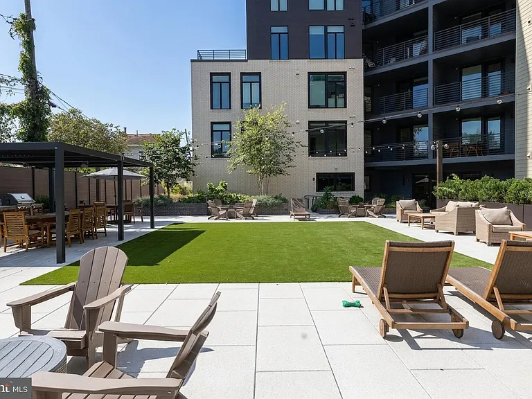 701 N Henry St #306 — Photo 47