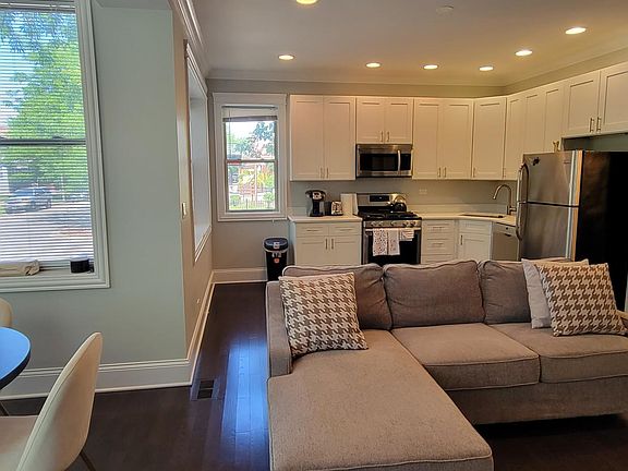 3rd image of 3257 N Lawndale Ave Unit 1