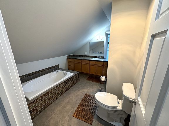 3rd image of 3652 N Nora Ave #1S