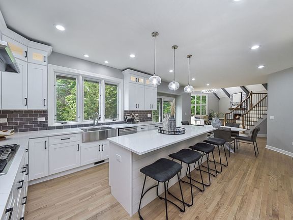 2nd image of 3009 Glen Eagles Ct