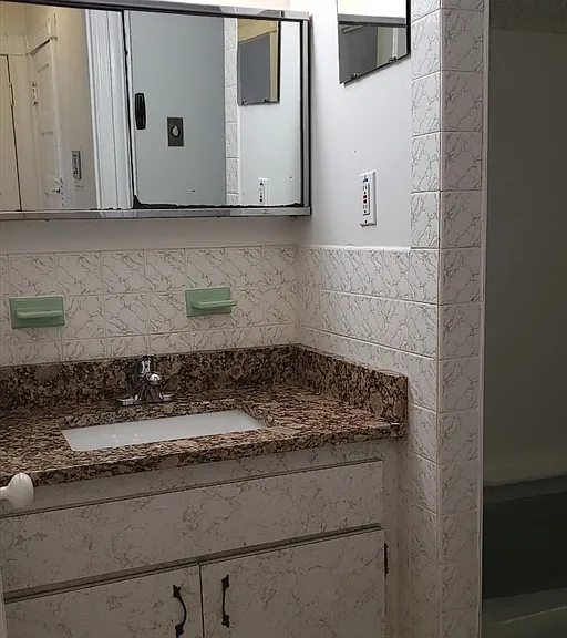 924 Beacon St #6 — Photo 17