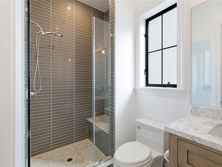 1405 Oak Ave — Photo 44