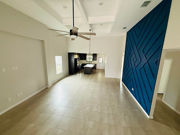 2nd image of 5525 Conroe St