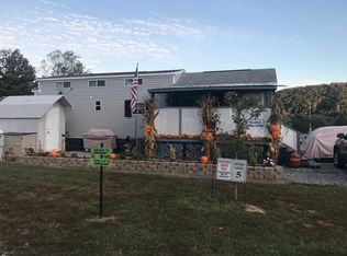 449 W Mill Creek Rd, Pigeon forge, TN 37863