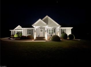 102 Stoney Ridge Ct, Stokesdale, NC 27357