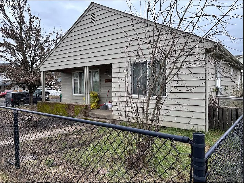 2321 Sunset Dr photo 1
