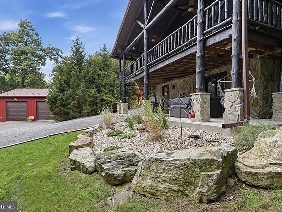 5th image of 15743 Hickory Dr