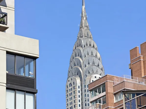 300 East 40th Street image 8 of 16