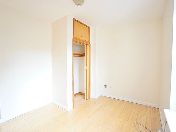 4th image of 2228 Amsterdam Ave Floor 6