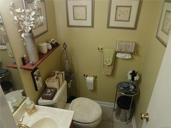 5th image of 1301 Netherton Ct