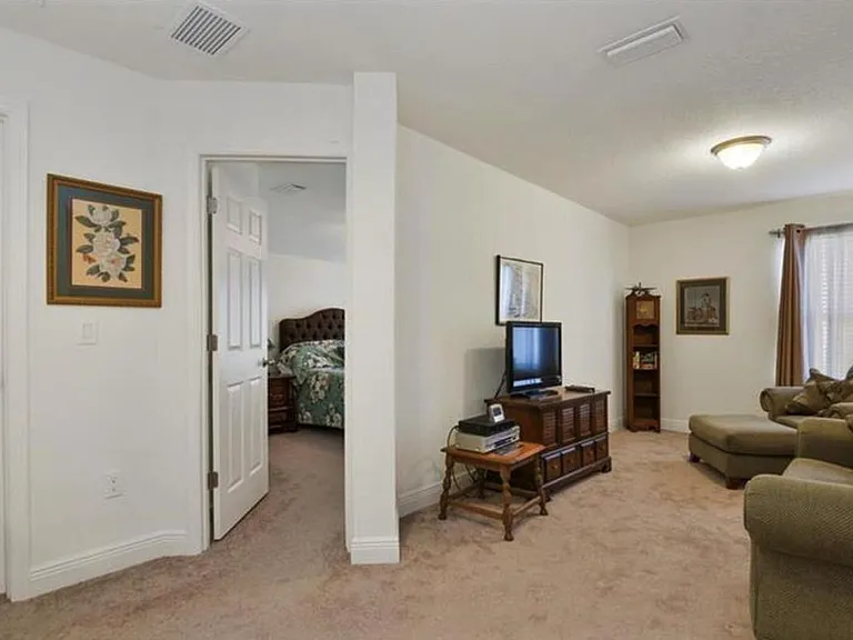 Bonus Room in 2nd floor