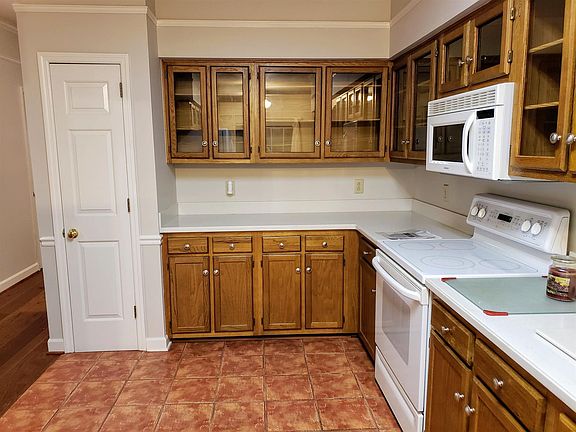 4th image of 1269 Carriage Park Dr