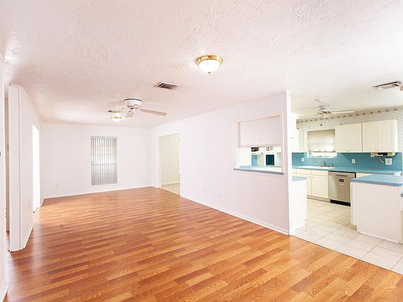 5th image of 3460 Hickory Ln
