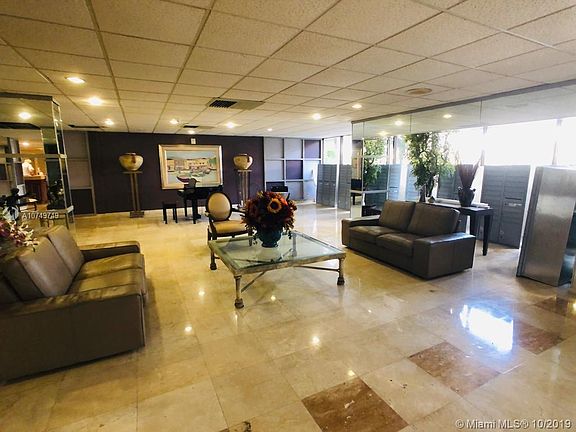 4th image of 4350 Hillcrest Dr APT 900