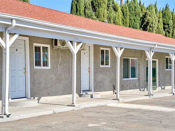 3rd image of 1506 S Mariposa Rd