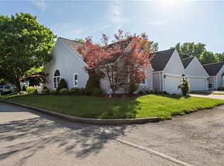 202 Cambridge Dr UNIT 202, Harwick, PA 15049