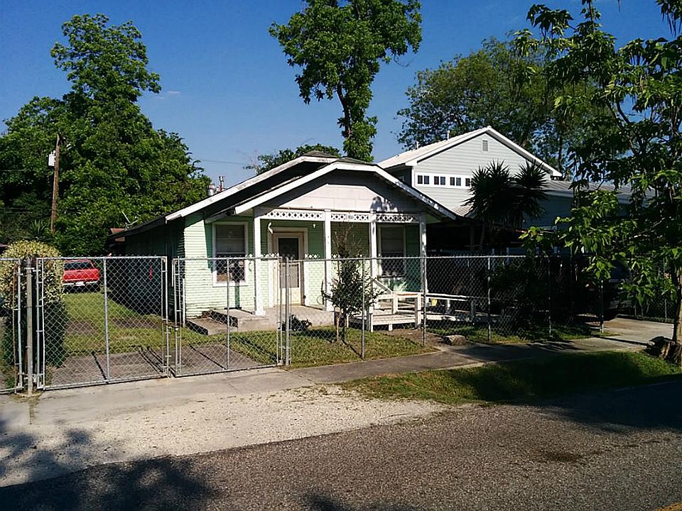 1st image of 906 Northwood St