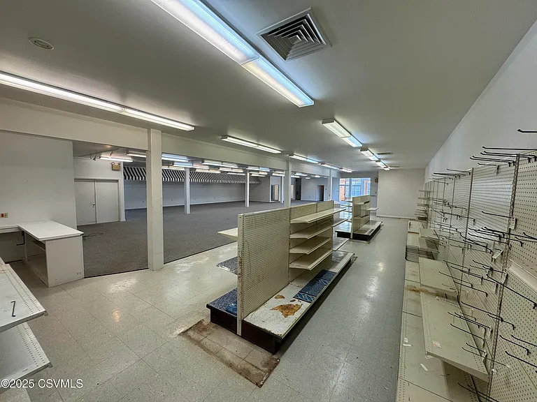1689 Westbranch Hwy — Photo 17