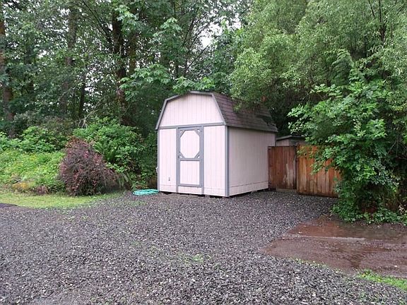 3rd image of 33904 NE Stossel Creek Way
