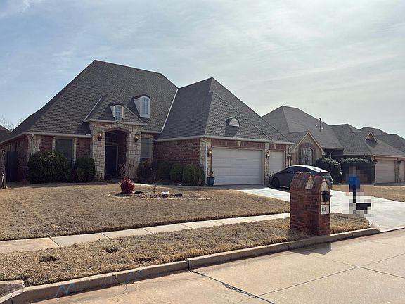 3rd image of 613 Ridge Lake Blvd