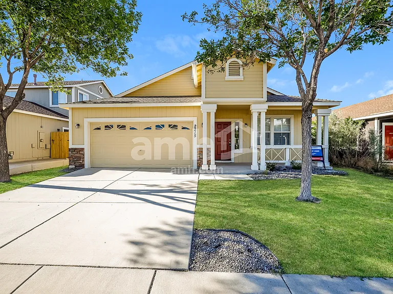 2215 Eagle Greens Dr — Photo 1