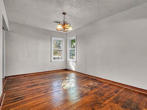 5th image of 1219 Crestview Dr